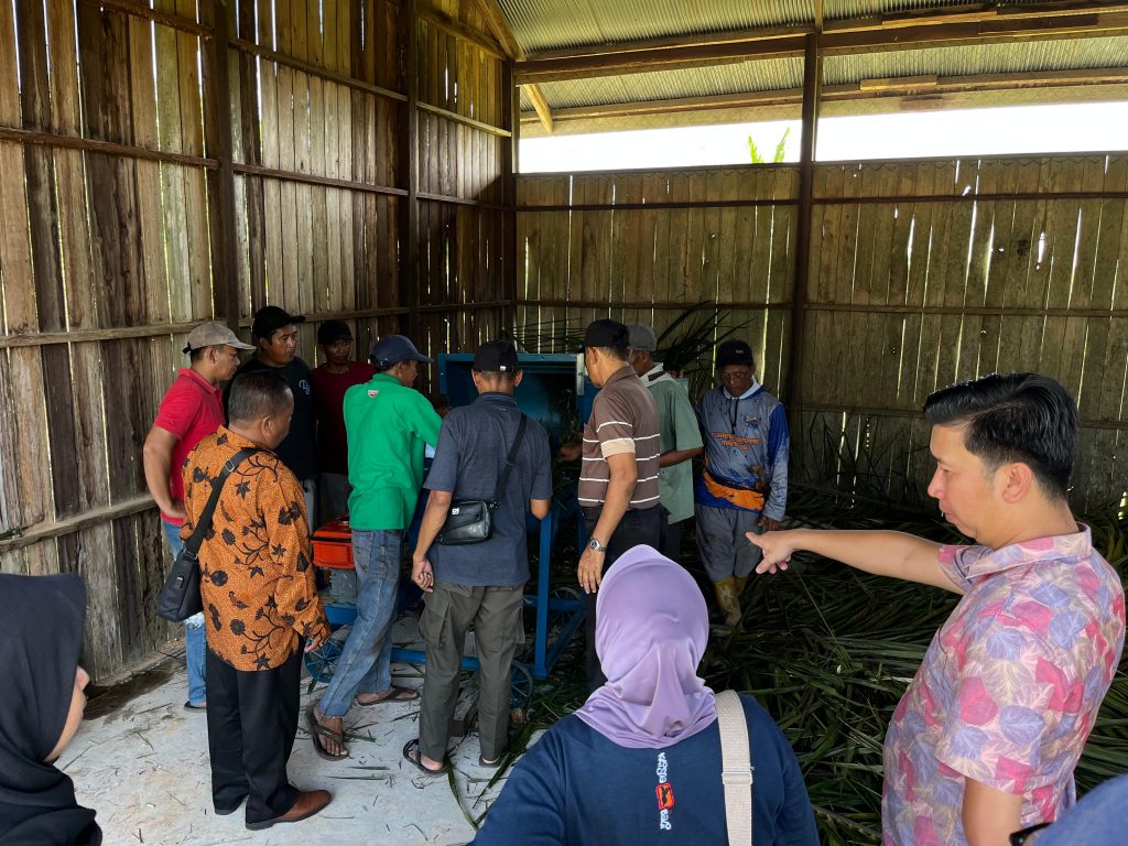 Pelatihan Pembuatan Pupuk Kompos Organik oleh PT Surya Hutani Jaya